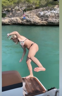 Daniela Katzenberger feet photo thumbnail