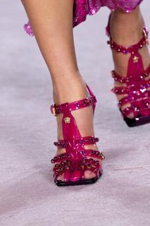 Dua Lipa feet photo thumbnail