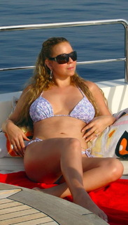 Mariah Carey feet photo thumbnail