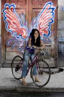 Maite Perroni feet photo thumbnail