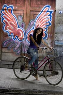 Maite Perroni feet photo thumbnail