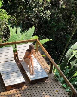 Camila Queiroz feet photo thumbnail