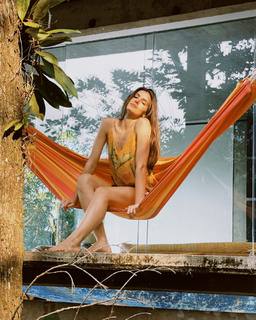 Camila Queiroz feet photo thumbnail