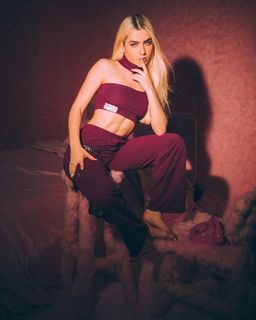 Jade Picon feet photo thumbnail