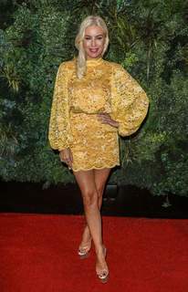 Denise Van Outen feet photo thumbnail