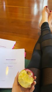 Marina Ruy Barbosa feet photo thumbnail