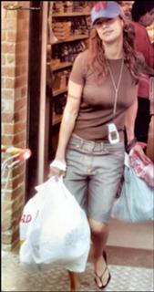 Elisabetta Canalis feet photo thumbnail