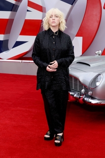 Billie Eilish feet photo thumbnail
