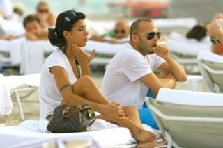 Elisabetta Canalis feet photo thumbnail