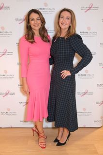 Elizabeth Hurley feet photo thumbnail