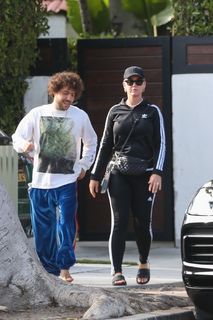 Katy Perry feet photo thumbnail