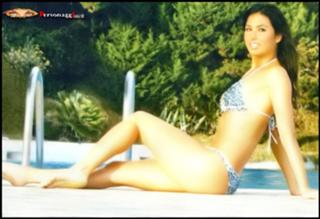 Elisabetta Gregoraci feet photo thumbnail