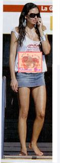 Elisabetta Gregoraci feet photo thumbnail