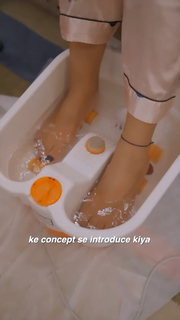 Hina Khan feet photo thumbnail