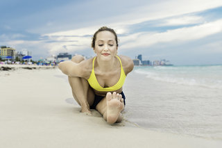 Kino MacGregor feet photo thumbnail