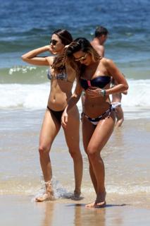Sabrina Sato feet photo thumbnail