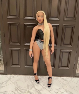 Nicki Minaj feet photo thumbnail