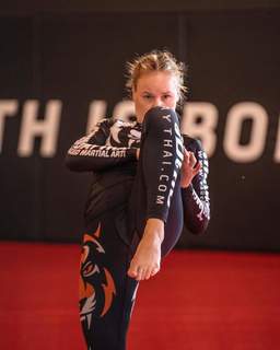 Valentina Shevchenko feet photo thumbnail