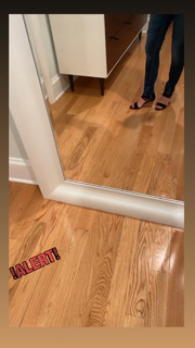 Angela Kinsey feet photo thumbnail