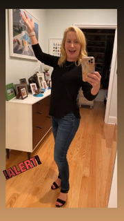 Angela Kinsey feet photo thumbnail
