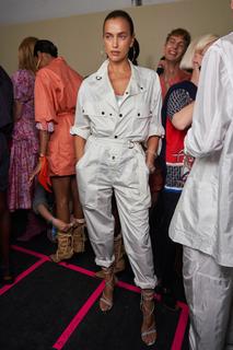 Irina Shayk feet photo thumbnail