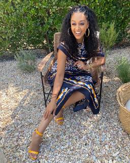 Tia Mowry feet photo thumbnail