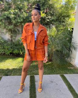 Tia Mowry feet photo thumbnail