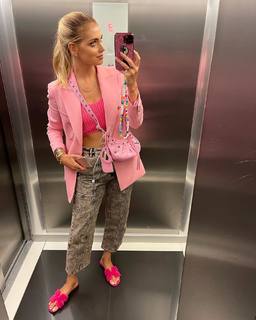 Chiara Ferragni feet photo thumbnail