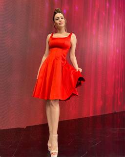 Carolina Ardohain feet photo thumbnail