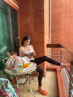Haifa Wehbe feet photo thumbnail