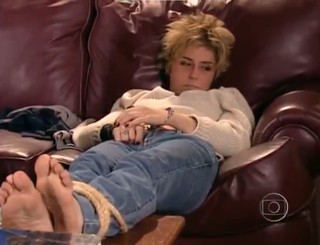 Giovanna Antonelli feet photo thumbnail