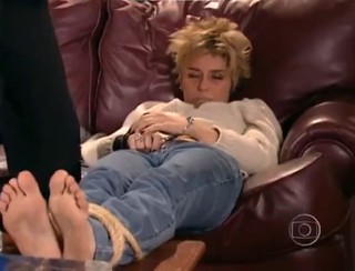 Giovanna Antonelli feet photo thumbnail