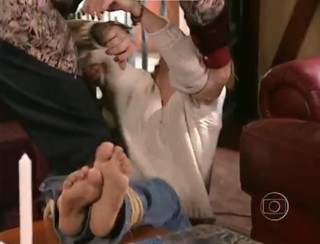 Giovanna Antonelli feet photo thumbnail