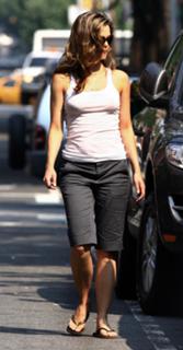 Keri Russell feet photo thumbnail