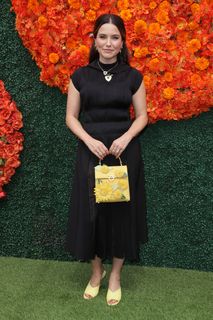 Sophia Bush feet photo thumbnail