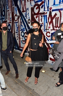 Jordana Brewster feet photo thumbnail