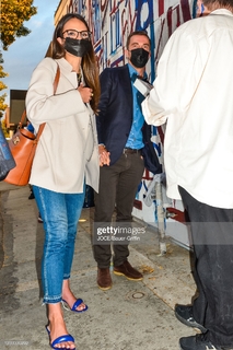 Jordana Brewster feet photo thumbnail