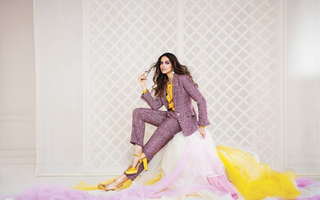 Deepika Padukone feet photo thumbnail