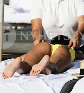 Karrueche Tran feet photo thumbnail
