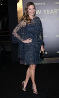 Hilary Swank feet photo thumbnail
