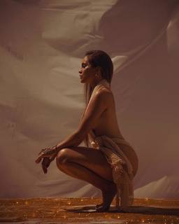 Carla Diaz feet photo thumbnail