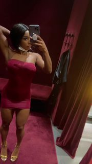 Qimmah Russo feet photo thumbnail