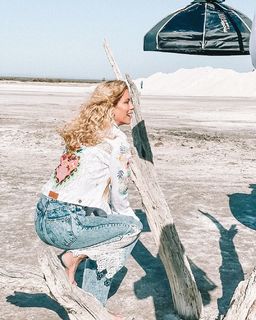 Nicole Neumann feet photo thumbnail
