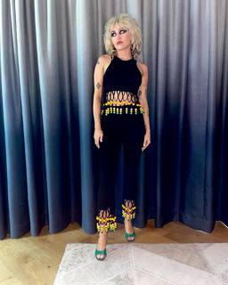 Miley Cyrus feet photo thumbnail