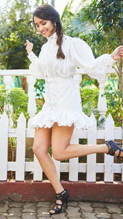 Shraddha Kapoor feet photo thumbnail