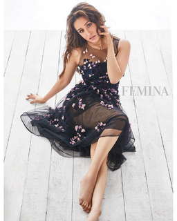 Shraddha Kapoor feet photo thumbnail