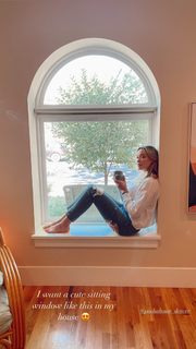 Katrina Bowden feet photo thumbnail