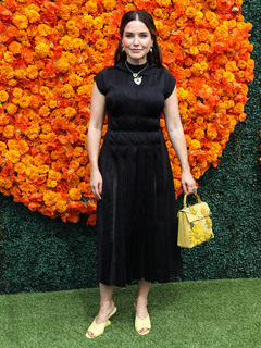 Sophia Bush feet photo thumbnail