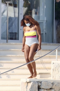 Serena Williams feet photo thumbnail