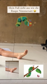 Lola Weippert feet photo thumbnail